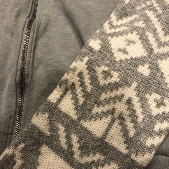 Hollister Cropped Jacket with Sweater Sleeve Detail size L - Picture 4 of 5